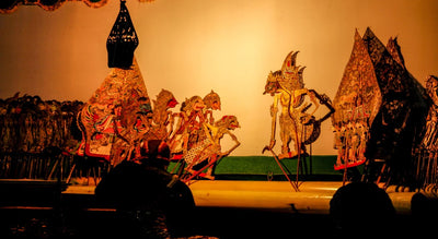 Comparative Analysis of the Arts of Indonesian Wayang Kulit and Indian Tholu Bommalattam