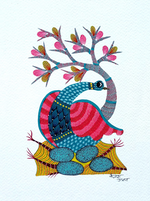 Order Bird in her nest: Gond art by Kailash Pradhan